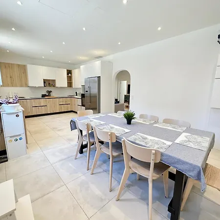 Maison De Confort A Et A 10 Minutes A Pied De La Holiday home *